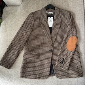 Brown Houndstooth Blazer with Tan Elbow Patches